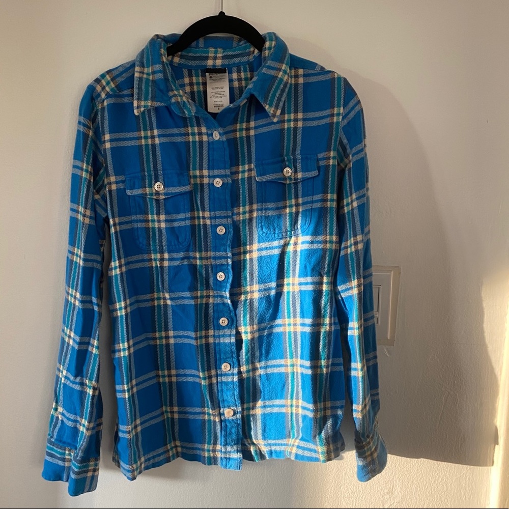 Patagonia women’s button up flannel - size 8